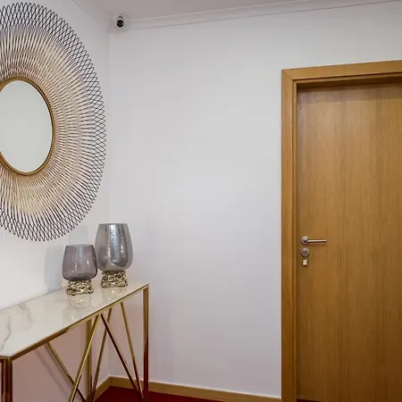 Comtesse Lisbonne By Homing *